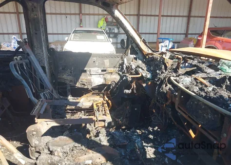 2004 GMC Sierra 1500 Sle z USA, uszkodzony, nr VIN 2GTEK13T841400376